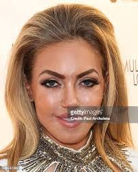 Faye Batten's Instagram, Twitter & Facebook