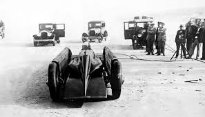 Golden arrow byl, řekl segrave, velmi učenlivý ve srovnání s jinými vozy svého druhu. Irving Napier Golden Arrow Lsr Car Old Machine Press