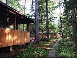 A cabin in the wisconsin dells provides the perfect base for exploring all that this scenic midwestern city has to offer. 8 Hidden Cabins And Cottages Travel Wisconsin