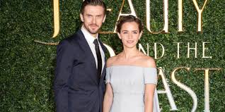 Leggi sul sito la trama e tutte le frasi più belle del film. La Bella E La Bestia Emma Watson E Dan Stevens Presentano Il Film A Londra