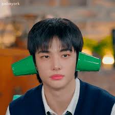 the gummy hitting as my delivery driver arrives, i'm catching up