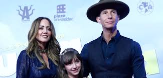 Después de las acusaciones que sufrió andrea legarreta de la supuesta infidelidad de su parte, ahora son sus hijas quienes rompen el silencio. Erik Rubin Habla De Su Matrimonio Con Andrea Legarreta Clase