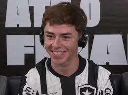 Alan Martins's Instagram, Twitter & Facebook