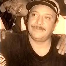 I was shocked when old razor blades started falling out of the wall in my  house. 😨 It's a log home built in 1847 and has been updated over the  years, but