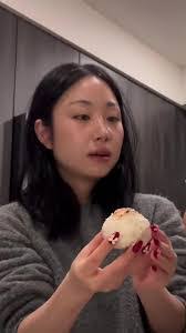 Kim Lore's Instagram, Twitter & Facebook