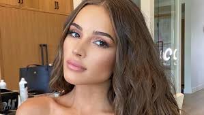 Olivia culpo leaves a gym with her dog in los angeles 04/28/2021. Olivia Culpo Kisses 2020 Goodbye In Bikini With Chick Fil A