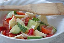 Tomaten Gurken Salat Mit Harzer Kase Rezept Rezept Rezepte Harzer Kase Salat