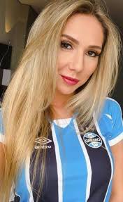 Carol portaluppi (@carolportaluppi23) has created a short video on tiktok with music original sound. Carol Portaluppi Comemora Vitoria Do Gremio Aos Gritos No Instagram Prisma R7 R7 So Esportes