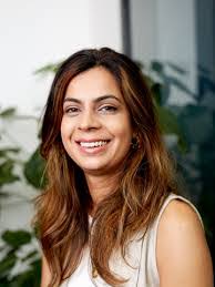 Robyn Major's Instagram, Twitter & Facebook