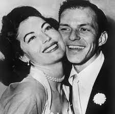 While her career was glooming with all the best movies in her hands as soon as she arrived in los angeles she met mickey rooney, they met on 10th january 1942. Biographie Von Ava Gardner Die Geister Die Sie Nachts Anrief Bucher Faz