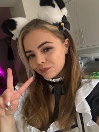 Hey everyone! Names Fruitcake and I'm a full time streamer and professional  cosplayer. I am a variety streamer whose been gaming for over 25 years,  that loves playing Monster Hunter, horror, and