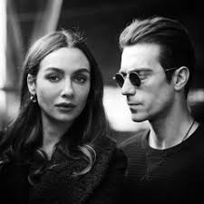 Listen to Serenay Sarıkaya & Halil Sezai İsyan ( Medcezir Mira İsyan) by  caprice official musıc in songs playlist online for free