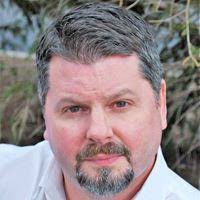 Dennis Lavelle's Instagram, Twitter & Facebook