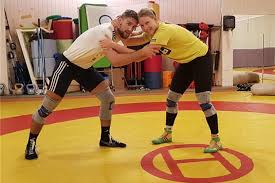 Последние твиты от aline füchter (@alinefuchter1). Wrestling News Bruises Borrowed Mat And Training With Husband At Mother In Law S Gym World Medallist Aline Focken New Normal Amid Coronavirus
