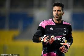 Buffon futbol hayatı, kariyeri, oynadığı takımlar; Lewav0rxdplx3m