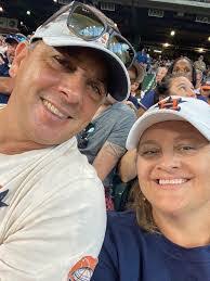 Kim Wellborn's Instagram, Twitter & Facebook