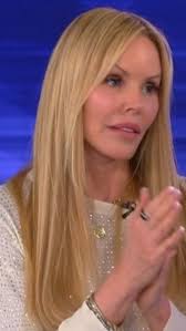 Congratulations Caia!!! 🩷👩🏼‍🎓 We are so proud of you sweetheart and  cannot wait for the next chapter of your life, “attending medical school”!  (Hopefully, closer to us) Love you❤️ @caia.fish #universityoftoronto #grad #