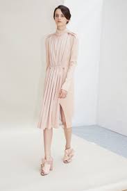 Carven Fall 2017 Ready To Wear Collection Photos Vogue Fashion For Petite Women Fashion Ready To Wear