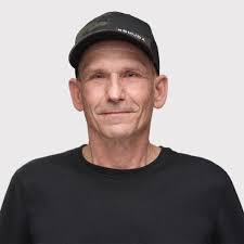 Steve Schouten's Instagram, Twitter & Facebook