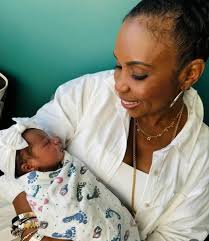 Hello fans give me one reason why you like me show. #grahamnorton