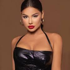 Dhurata Dora lyrics with translations