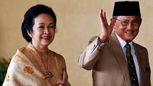Check spelling or type a new query. Biografi Singkat Bj Habibie Presiden Republik Indonesia Ke 3