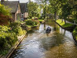 This poster presentation includes an elaboration of water sensitive urban design principles in the perspective of urban water management in the netherlands by strengthening the integration of water in spatial. Giethoorn Wikipedia