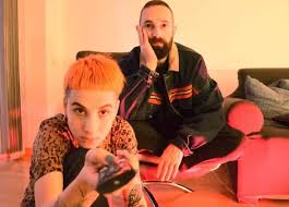 Nella terza serata del festival di sanremo 2021 dedicata alle cover coma_cose, al fianco di alberto radius e mamakass, propongono il brano 'il mio canto libero' di lucio battisti. Ccybsrbzecfr0m