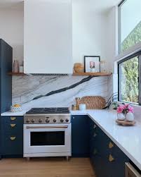 Talk About A Statement Backsplash This Kitchen By Rebecca Raskind Is Just Gorgeous All Thanks To The Show Stopping New Kitchen Kitchen Plans Kitchen Remodel