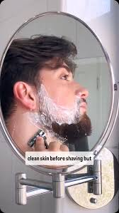 Graduate in style with the Wilkinson Sword Hydro 3! 🪒 , It’s your big day,  and you deserve to look your absolute best. Achieve a flawless, smooth  shave with our Hydro 3 routine: , 1️⃣ Wash up