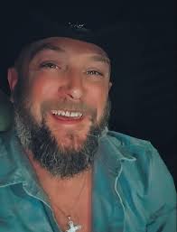 My instincts tell me this one is gonna blow up for some reason., Niw i  screen shotted these from a reel & than cropped them., How are my  photography skills?, Can i take your photos?, I am a ...