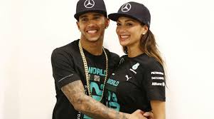 Hamilton predicting 'exciting' fight for pole with little to choose between mercedes and red bull. Lewis Hamilton Neue Freundin