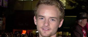 Up late with dannymasterson and daughter. Bruder Bei Die Wilden 70er Und Malcolm Mittendrin Promiflash De