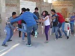 Créeme, para tus invitados, estas actividades y juegos recreativos para adultos mayores, ¡valen la pena! 7 Ideas De Juegos Recreativos Para Jovenes Juegos Recreativos Para Jovenes Juegos Juegos Recreativos