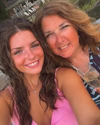 if this is the party, then where is the after party 💋🪩🌃