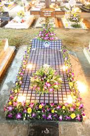 See more ideas about grave decorations, flower arrangements, funeral flowers. Florist Flower Decoration Stage Decor Vehicle Decor Cremation Tomb Burial Coffin Flower Decorations Gravesite Decorations Memorial Garden