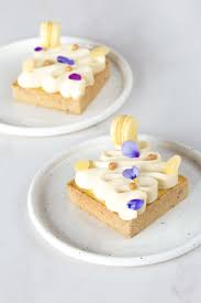 Tartellette Esotiche Cocco Lime E Frutto Della Passione In Love With Cake Recipe Desserts Gourmet Desserts Dessert Recipes
