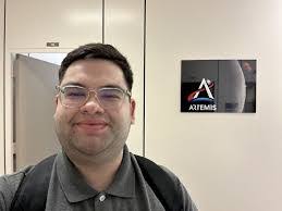 Tri Duong's Instagram, Twitter & Facebook