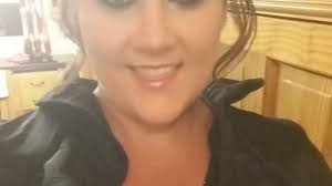 Young bride-to-be Lindsey Coulter buried in wedding dress months before her  dream day