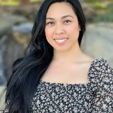 Cindy Deeb's Instagram, Twitter & Facebook