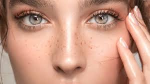 Fake freckles: 3 easy steps to natural-looking faux beauty spots