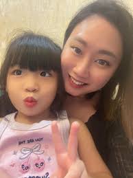 郁金香的花语是： 爱的表白，荣誉的皇冠永恒的祝福，买来做礼物最合适了❤️