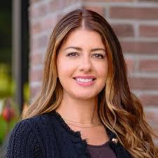 Emily Dutch's Instagram, Twitter & Facebook