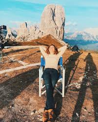 Si trova alle cinque torri, nelle dolomiti bellunesi, la baita dove si è ritirato filippo dopo la morte della moglie emma. Giusy Buscemi Intervista All Attrice In Un Passo Dal Cielo 6