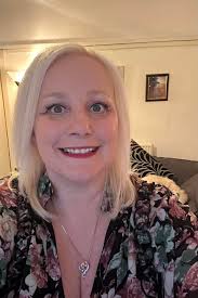 Hi, I'm Andrew. I'm a 50 year old actor based in Manchester. I'm looking  for work either paid or unpaid. I'm happy to travel within a reasonable  distance. Thanks .