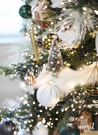 Outdoor christmas tree decorations are rapidly becoming a popular focus of the christmas decorating season. 16 Beautiful And Festive Christmas Tree Decorating Ideas