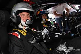 Après un apprentissage couronné de succès dans le championnat d'espagne, il fait ses débuts en 2015 au championnat du monde moto3 à quinze ans, grâce à une dérogation. Quartararo Discovered The Sensations Of The Wrc World Today News