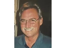 Lynn Hanks's Instagram, Twitter & Facebook