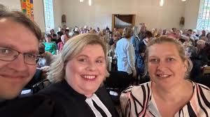 Schlagergottesdienste in Mecklenburg ziehen 800 Gäste an