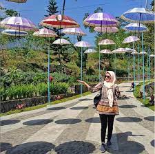 Di sini terdapat bermacam spot yang menarik untuk dikunjungi. 22 Tempat Wisata Di Karanganyar Terbaru 2020 Paling Instagramable Hits Dikunjungi Kepengen Wisata